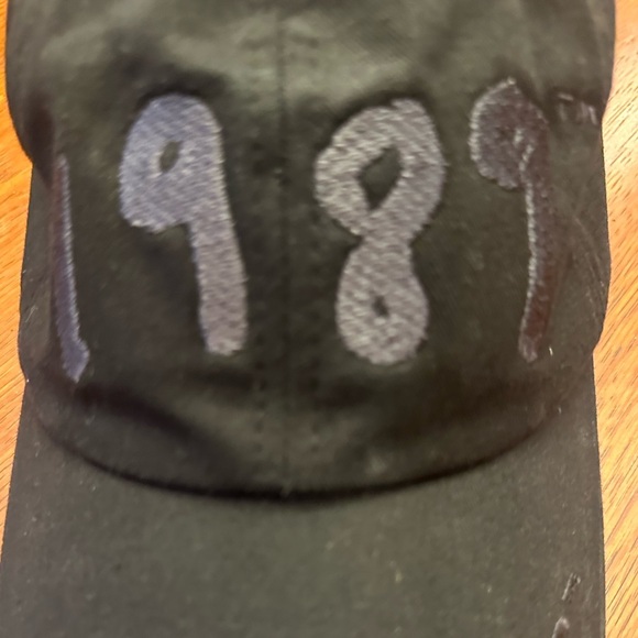 Taylor Swift TS 1989 Concert Tour Official Merch Black Unisex Cotton Cap Hat - Picture 5 of 5